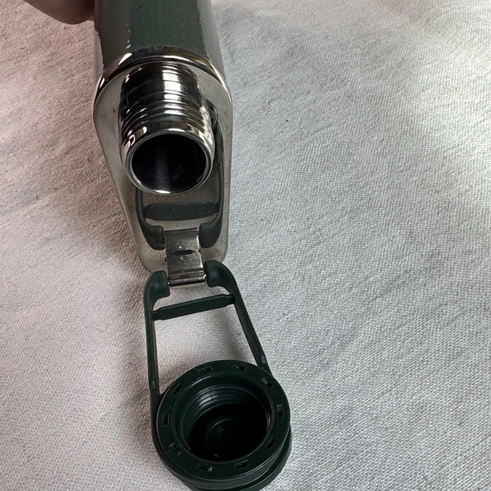 Stanley Classic Green Flask - Picture 12 of 13